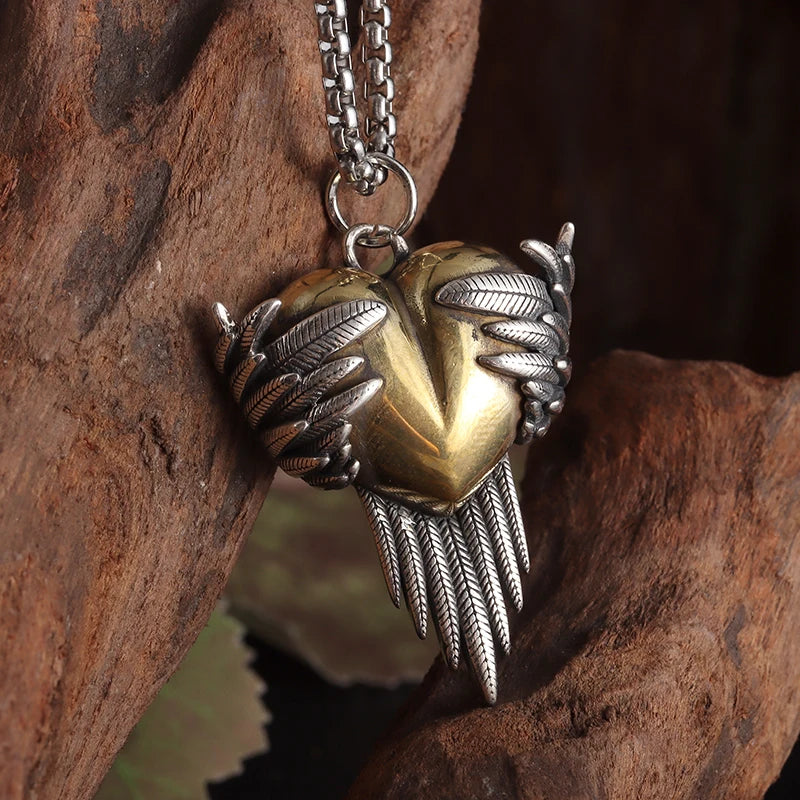 Retro Heart-Shaped Angel Wings Pendant Necklace