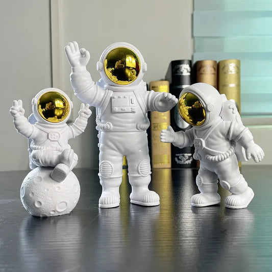 3Pcs Creative Resin Astronaut Figures